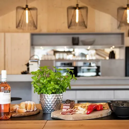 Zum Stubaier Gletscher - Dorf ניוסטיפט אים סטובאיטל