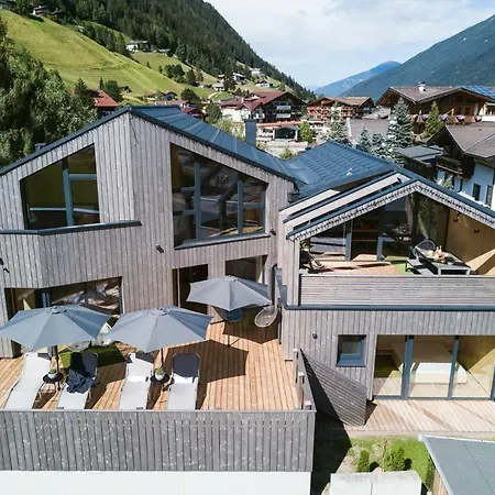 Zum Stubaier Gletscher - Dorf * Нойштифт-им-Штубайталь