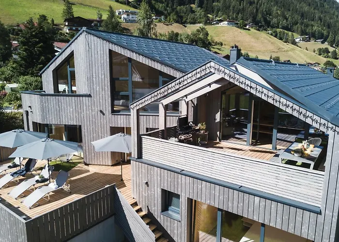 Zum Stubaier Gletscher - Dorf * Neustift im Stubaital