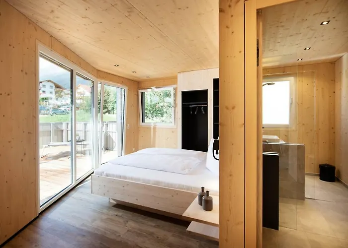 Zum Stubaier Gletscher - Dorf