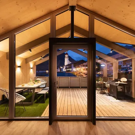 Zum Stubaier Gletscher - Dorf